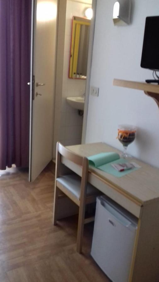 Hotel Centrale К'юзі Екстер'єр фото